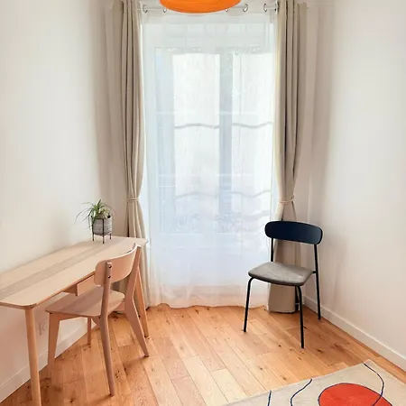 A Small Loftin Of Apartment Paris